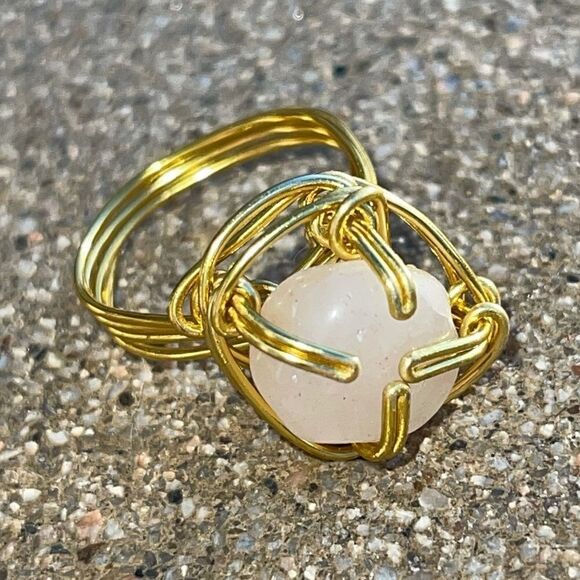 MILKY QUARTZ WIREWRAPPED GEMSTONE CHUNKY RING - Picture 3 of 4